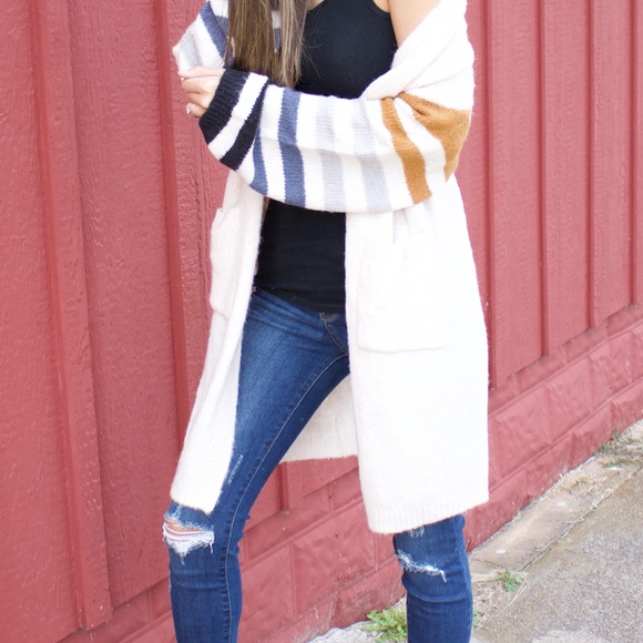 Cardigan with striped sleeves - Picture 3 of 3